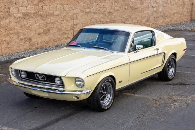 Vehicle image 201